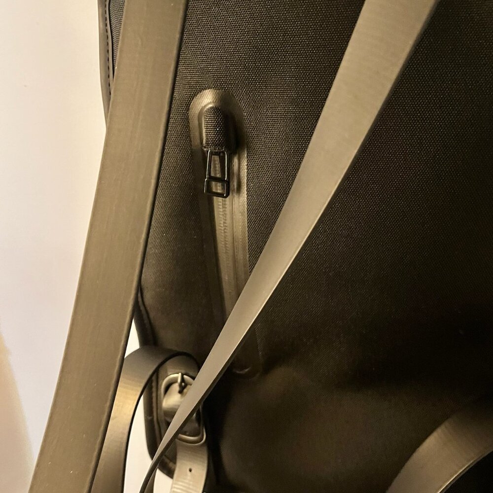 Black Rains Backpack - Picture 2 of 2